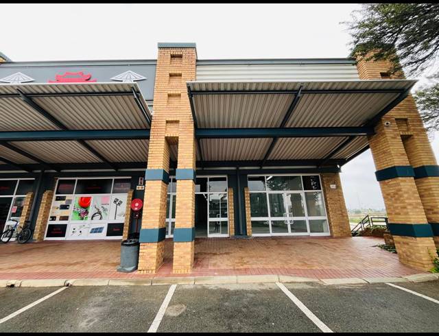 300M² RETAIL TO LET IN FOURWAYS